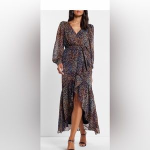 COPY - Metallic Printed Faux Wrap Ruffle
Hi-Lo Maxi Dress- size large
